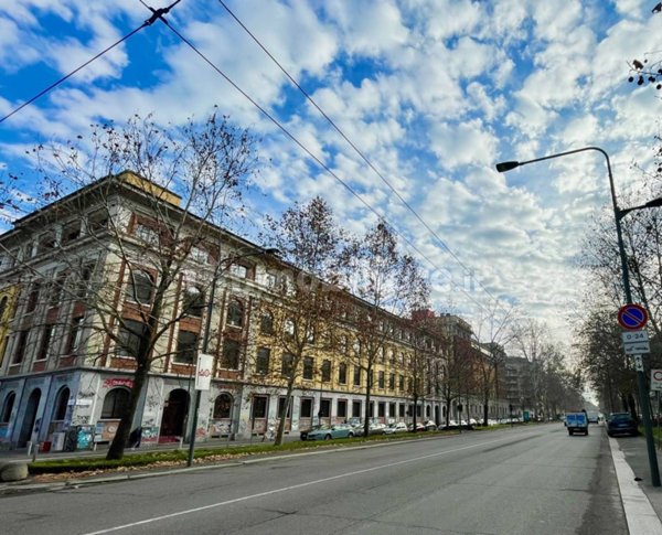 negozio in vendita a Milano in zona Città Studi