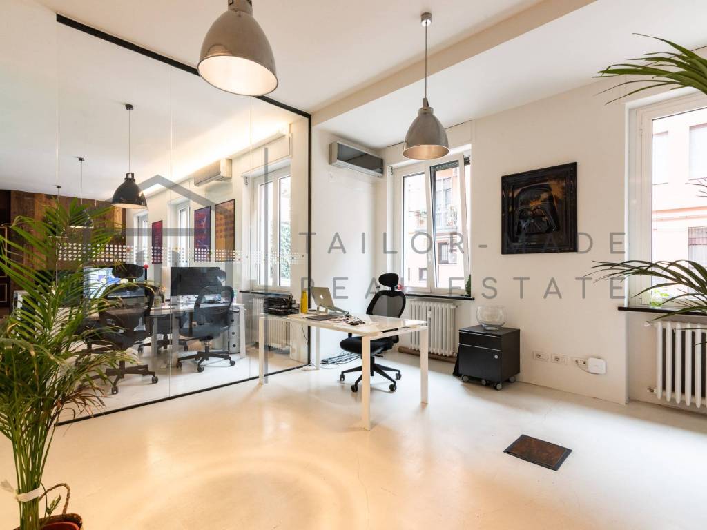 intera palazzina in vendita a Milano in zona Porta Nuova