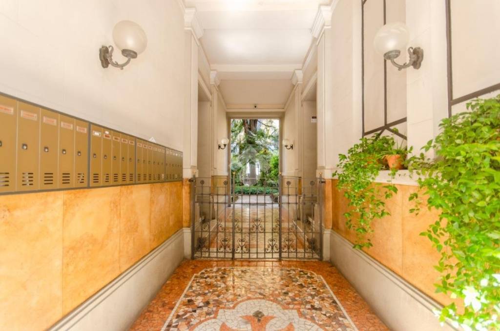 appartamento in vendita a Milano in zona Loreto