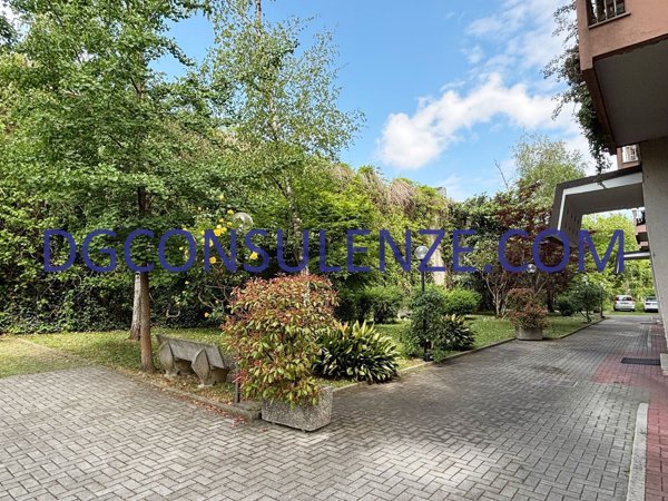 appartamento in vendita a Milano in zona Forlanini