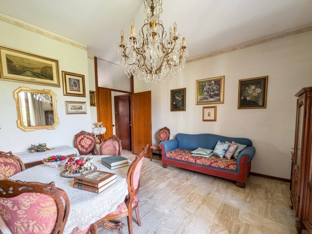 appartamento in vendita a Milano in zona Famagosta