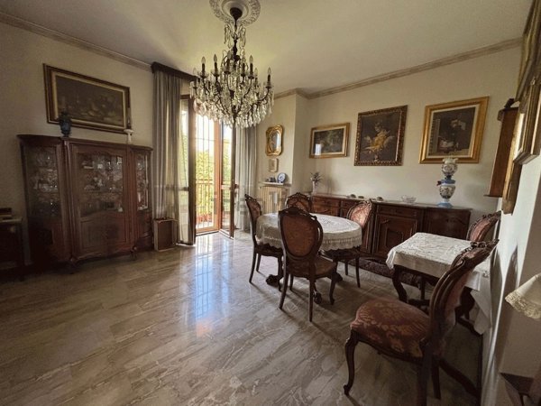 appartamento in vendita a Milano in zona Famagosta