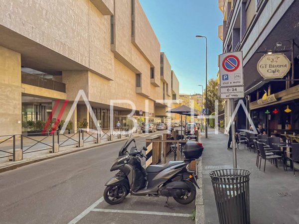 appartamento in vendita a Milano in zona Bocconi