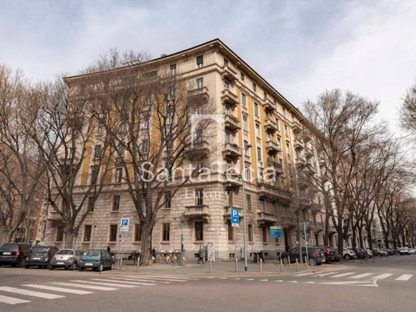 appartamento in vendita a Milano in zona Sempione