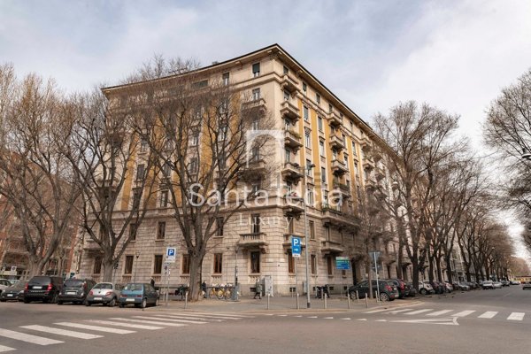 appartamento in vendita a Milano in zona Bullona
