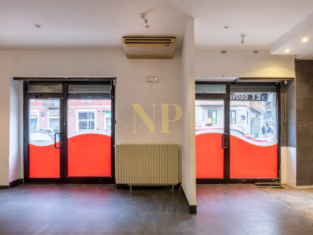 negozio in vendita a Milano in zona Piazzale Lodi