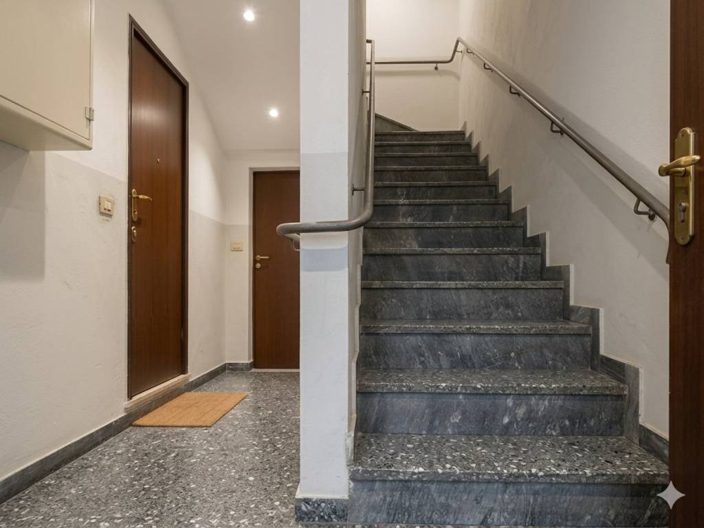 locale commerciale in vendita a Milano in zona Vigentino