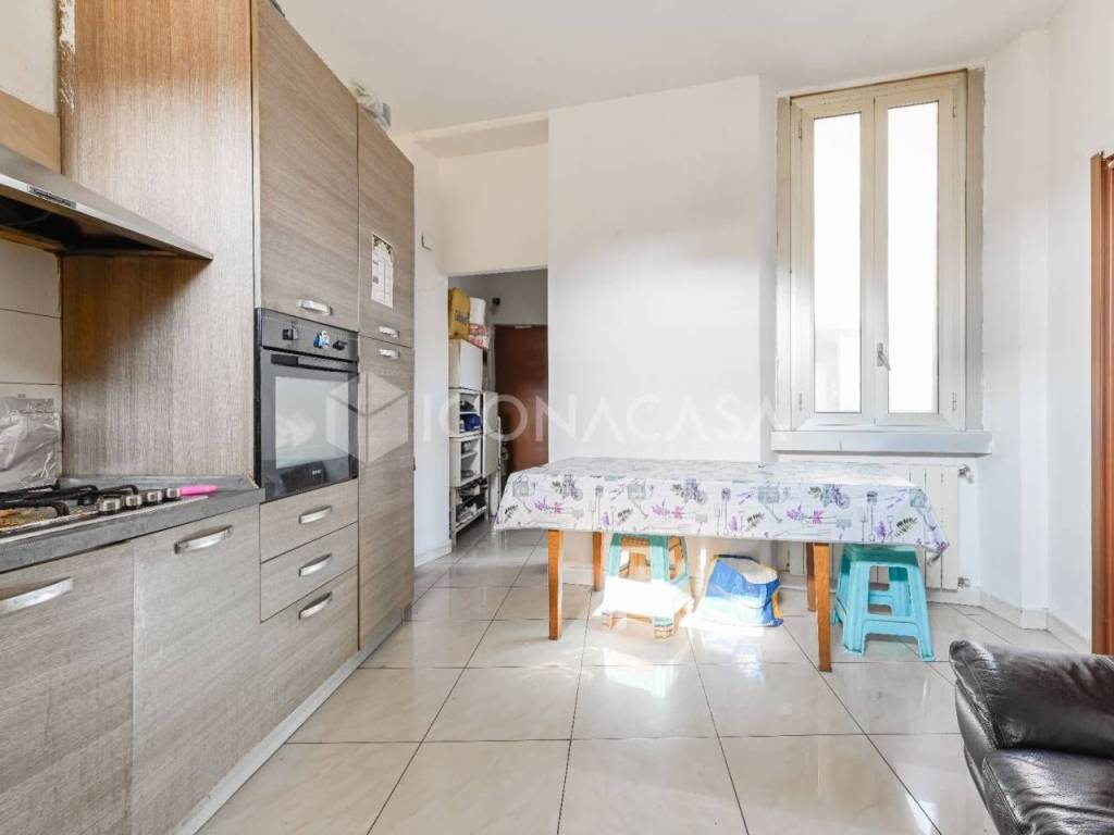 appartamento in vendita a Milano in zona Adriano