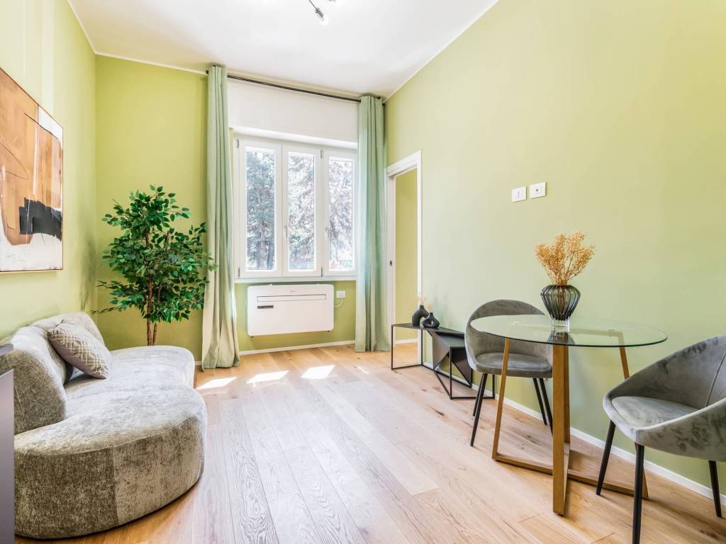 appartamento in vendita a Milano in zona Adriano
