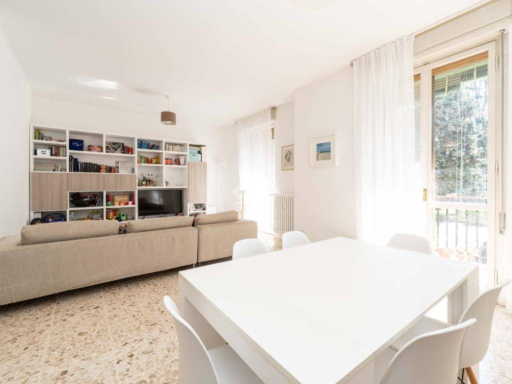 appartamento in vendita a Milano in zona Vigentino