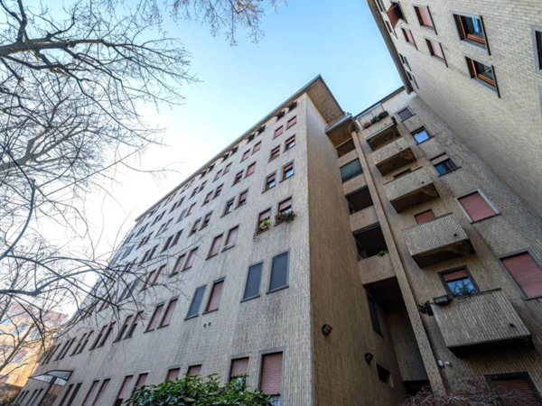 appartamento in vendita a Milano in zona Morivione