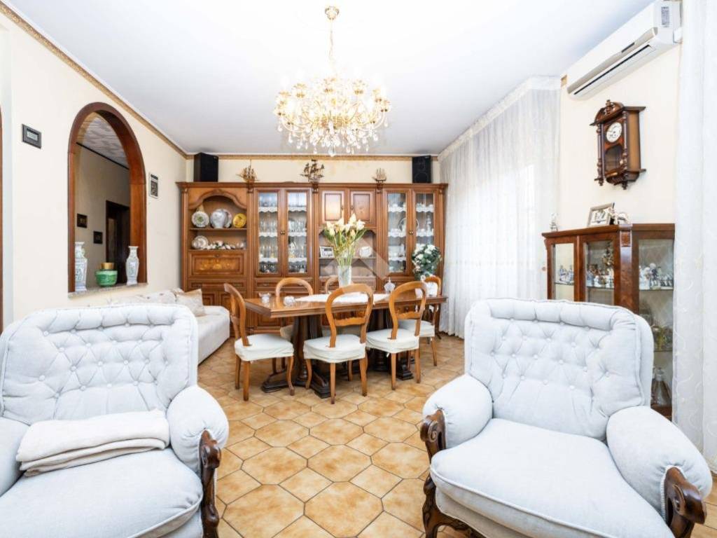 appartamento in vendita a Milano in zona Rogoredo