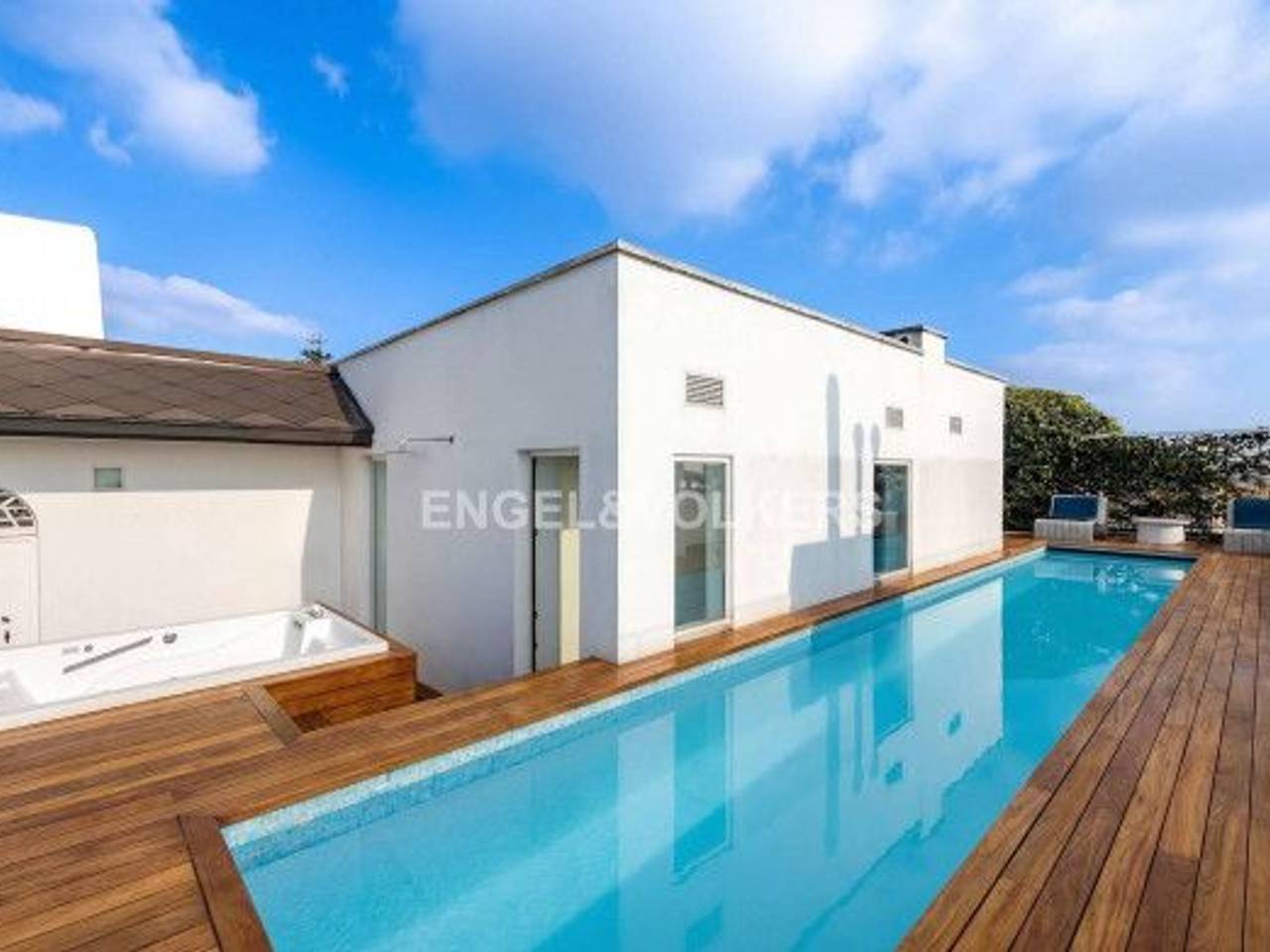 appartamento in vendita a Milano in zona Bocconi