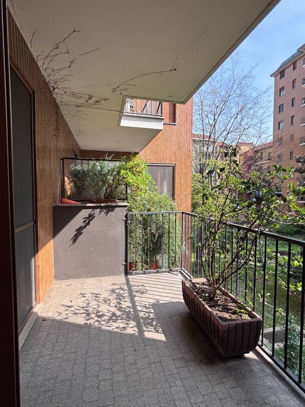 appartamento in vendita a Milano in zona Porta Genova