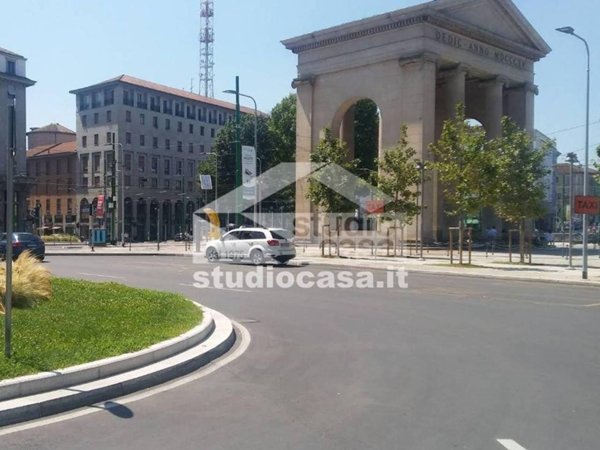 appartamento in vendita a Milano in zona Porta Genova