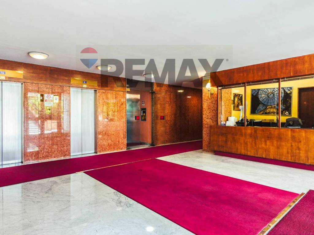 ufficio in vendita a Milano in zona Trenno