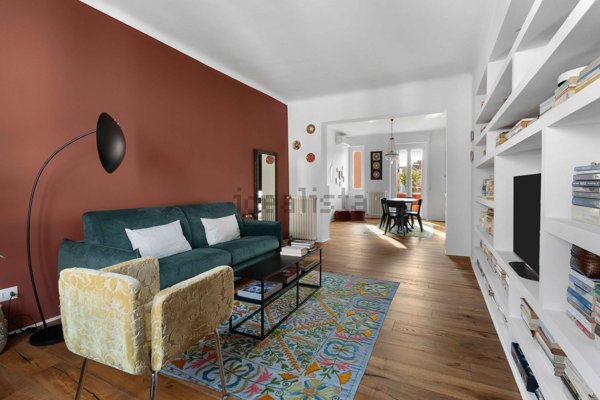 appartamento in vendita a Milano in zona Famagosta