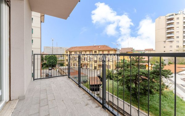 appartamento in vendita a Milano in zona Gorla