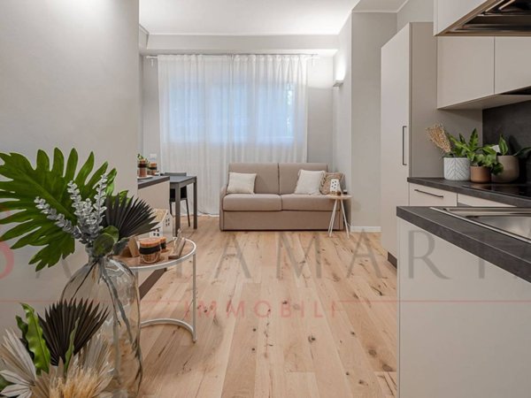 appartamento in vendita a Milano in zona Lorenteggio