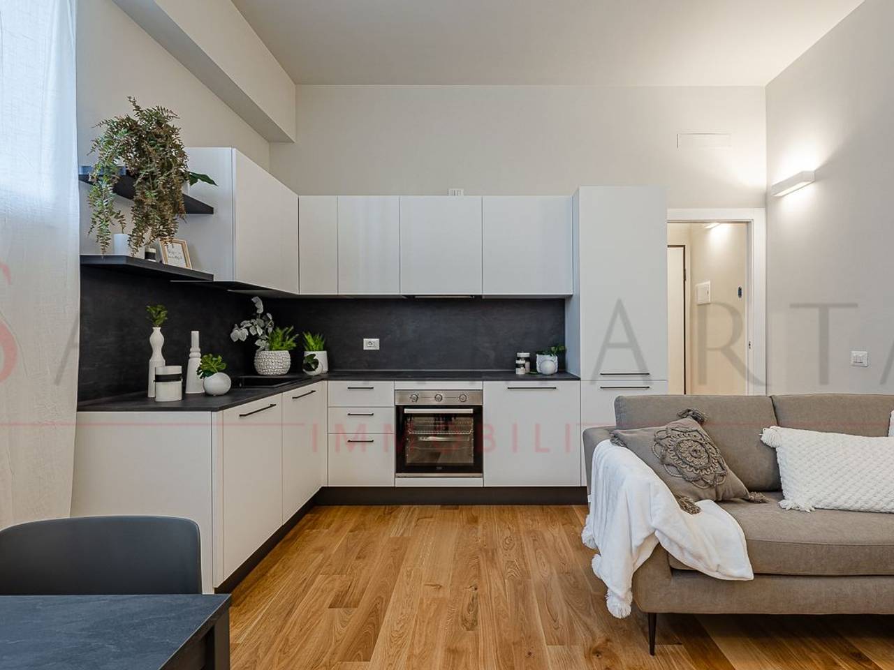 appartamento in vendita a Milano in zona Lorenteggio