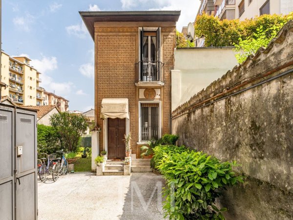 appartamento in vendita a Milano in zona Stadera