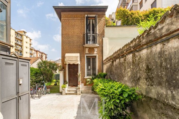 appartamento in vendita a Milano in zona Stadera