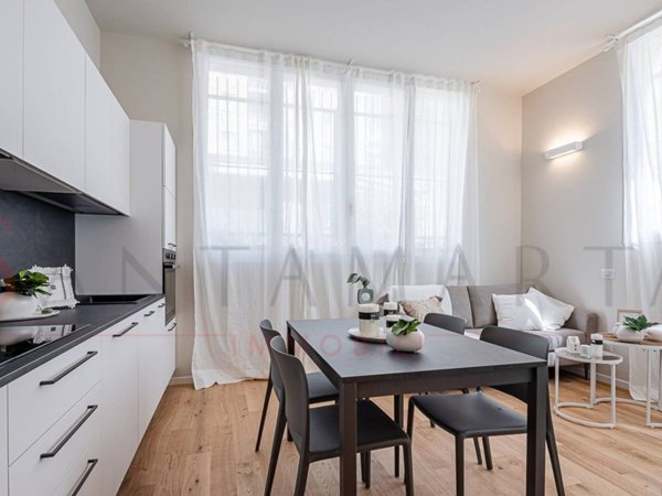 appartamento in vendita a Milano in zona Lorenteggio