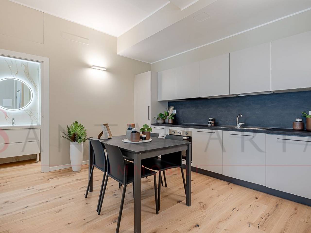 appartamento in vendita a Milano in zona Lorenteggio