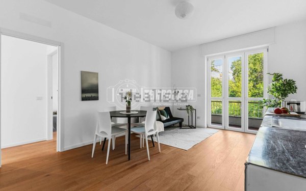 appartamento in vendita a Milano in zona Lorenteggio