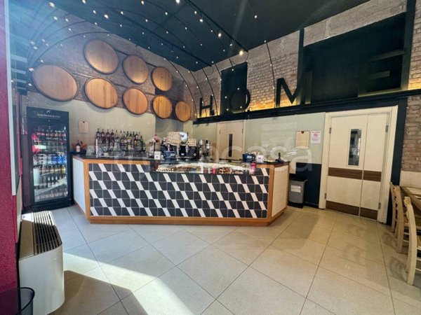 negozio in vendita a Milano in zona Città Studi