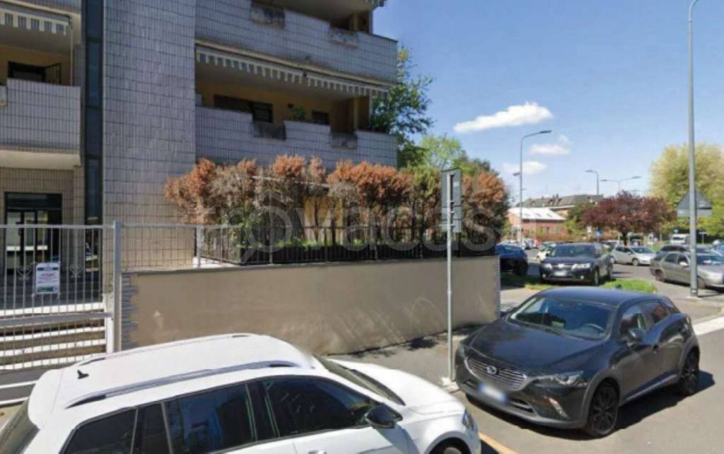 appartamento in vendita a Milano in zona Baggio
