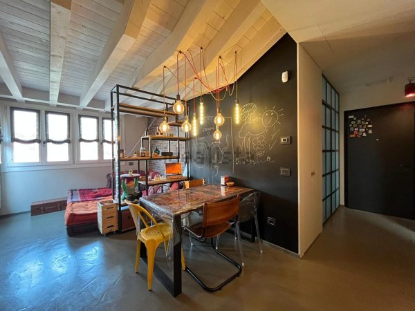 appartamento in vendita a Milano in zona Porta Genova