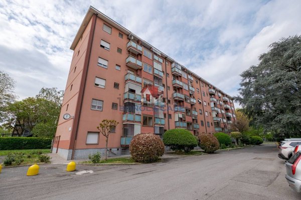 appartamento in vendita a Milano in zona Gallaratese