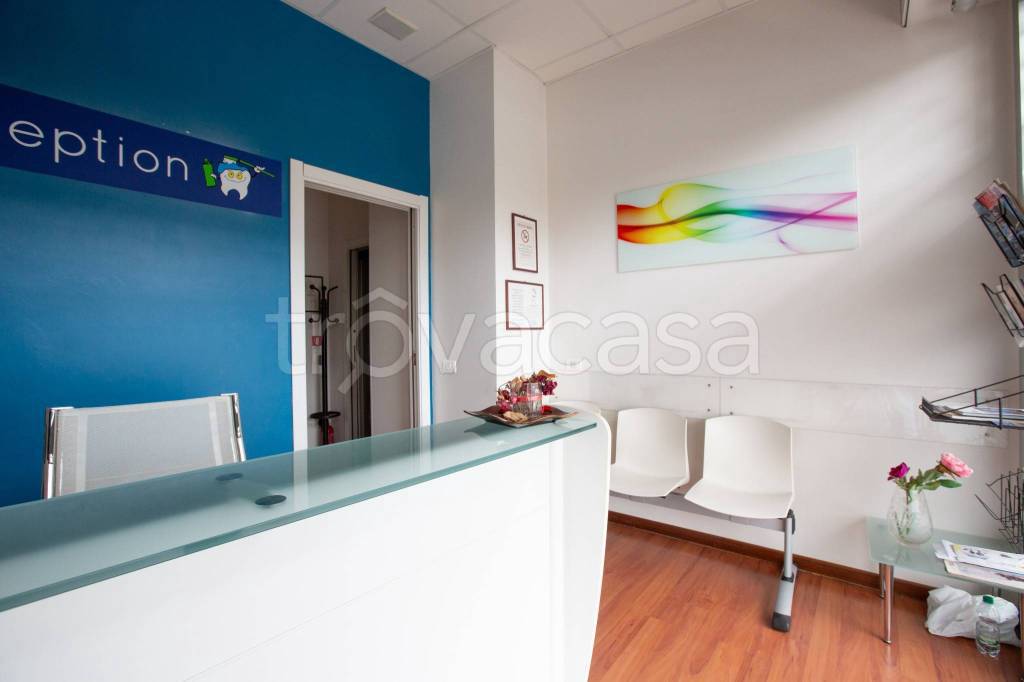 ufficio in vendita a Milano in zona Vigentino