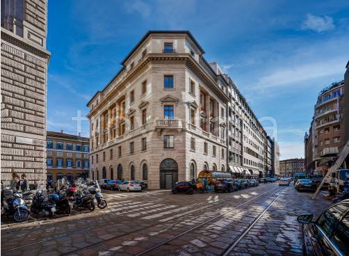 ufficio in vendita a Milano in zona Porta Garibaldi