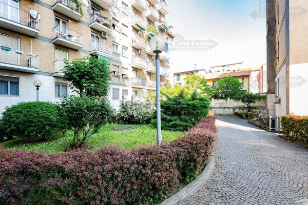 appartamento in vendita a Milano in zona Lambrate