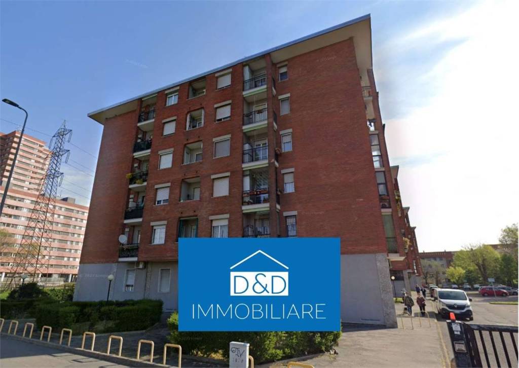 appartamento in vendita a Milano in zona Adriano