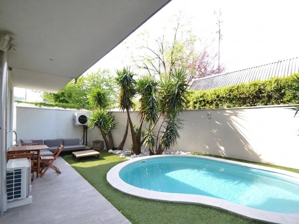 appartamento in vendita a Milano in zona Lambrate