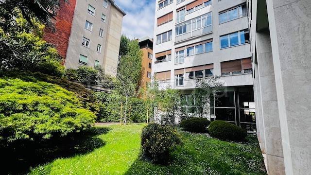 ufficio in vendita a Milano