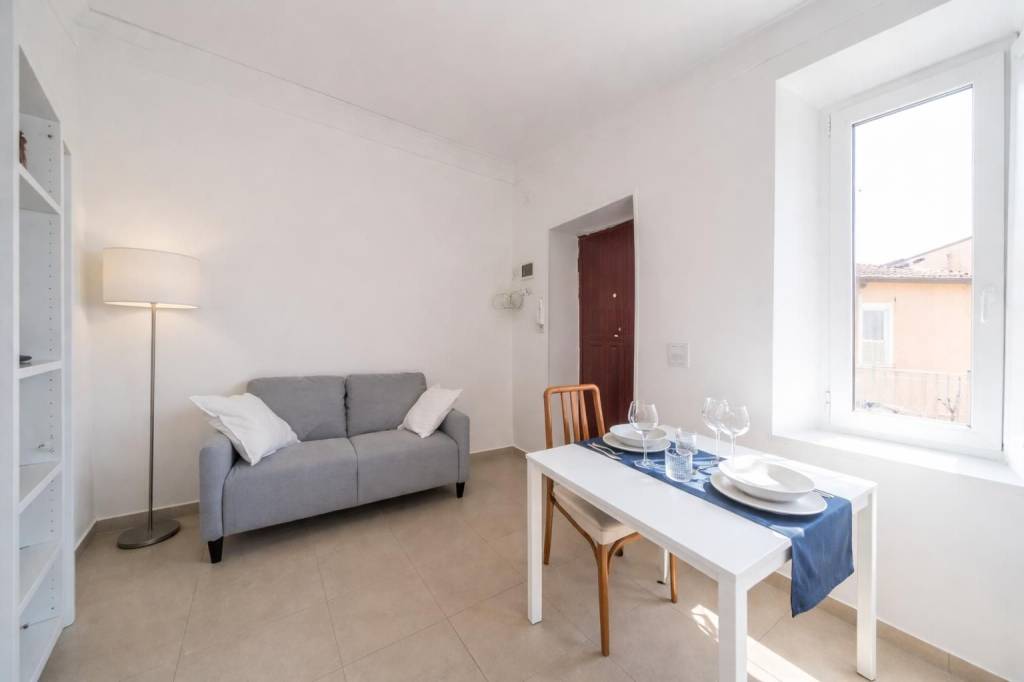 appartamento in vendita a Milano in zona Vigentino