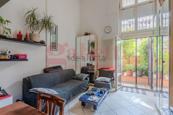 appartamento in vendita a Milano in zona Morivione