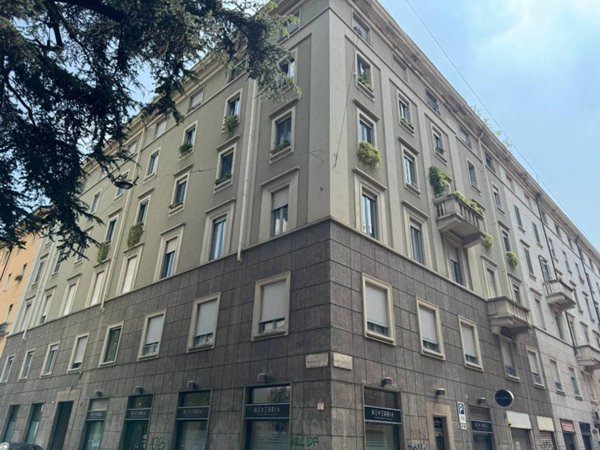 appartamento in vendita a Milano in zona Guastalla