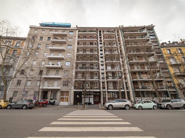 appartamento in vendita a Milano in zona Sempione