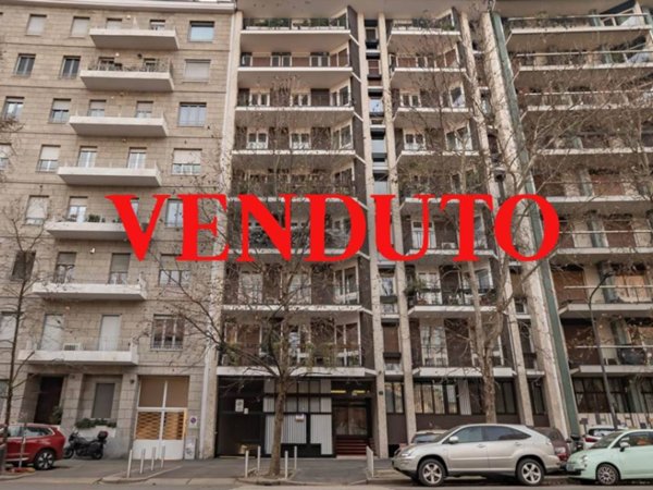 appartamento in vendita a Milano in zona Sempione
