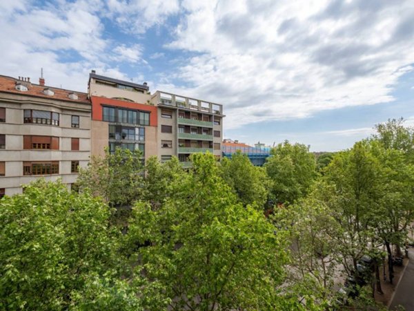 appartamento in vendita a Milano in zona Sempione