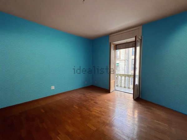 appartamento in vendita a Milano in zona Guastalla