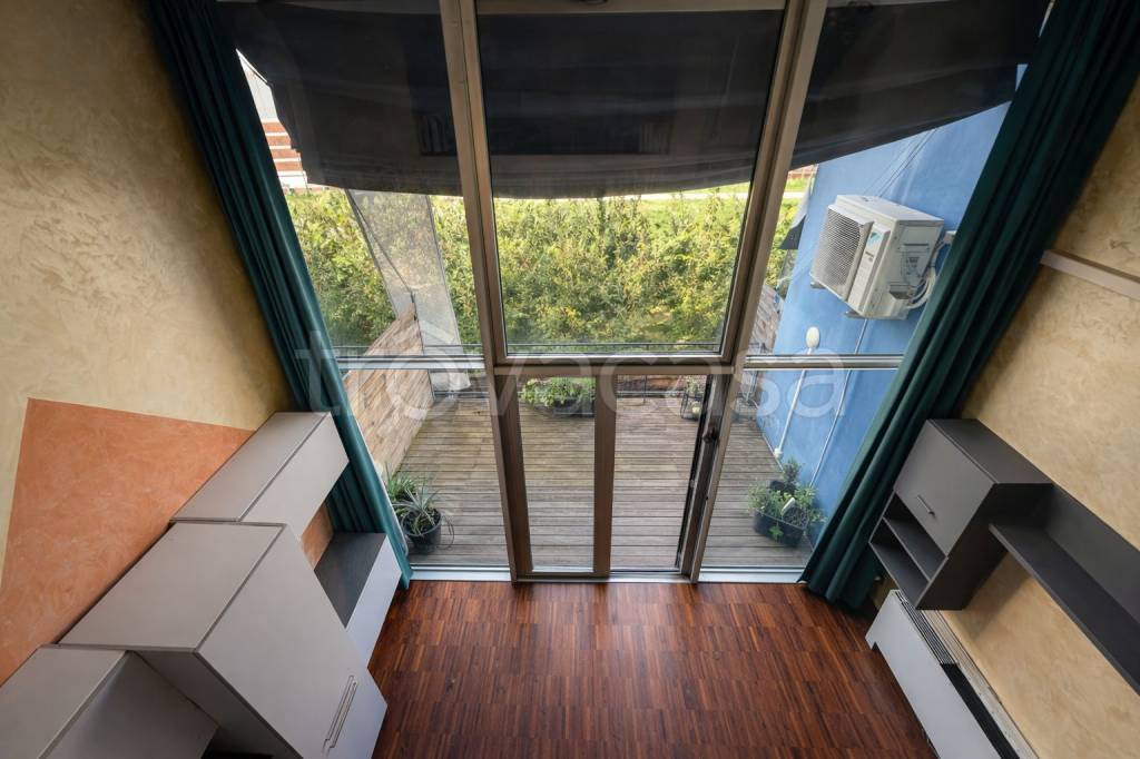 appartamento in vendita a Milano in zona Adriano