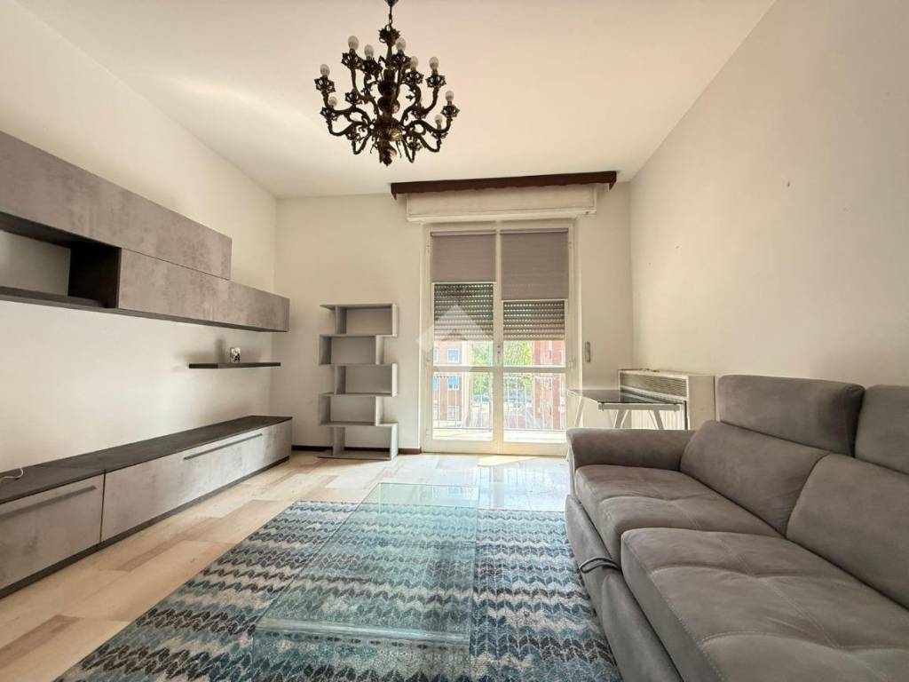 appartamento in vendita a Milano in zona Famagosta