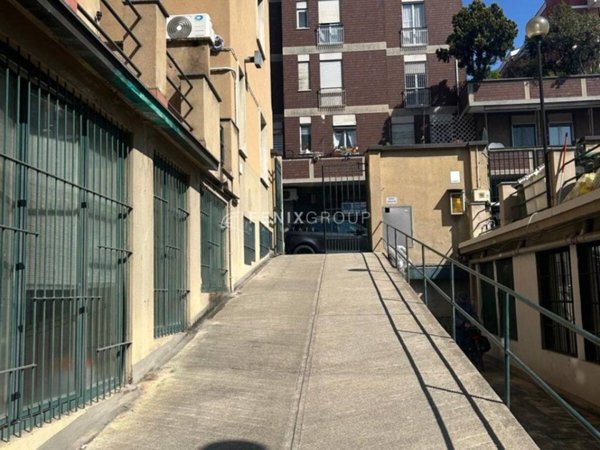 negozio in vendita a Milano in zona Città Studi
