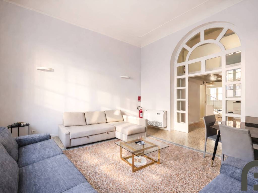 appartamento in vendita a Milano in zona Sant'Ambrogio